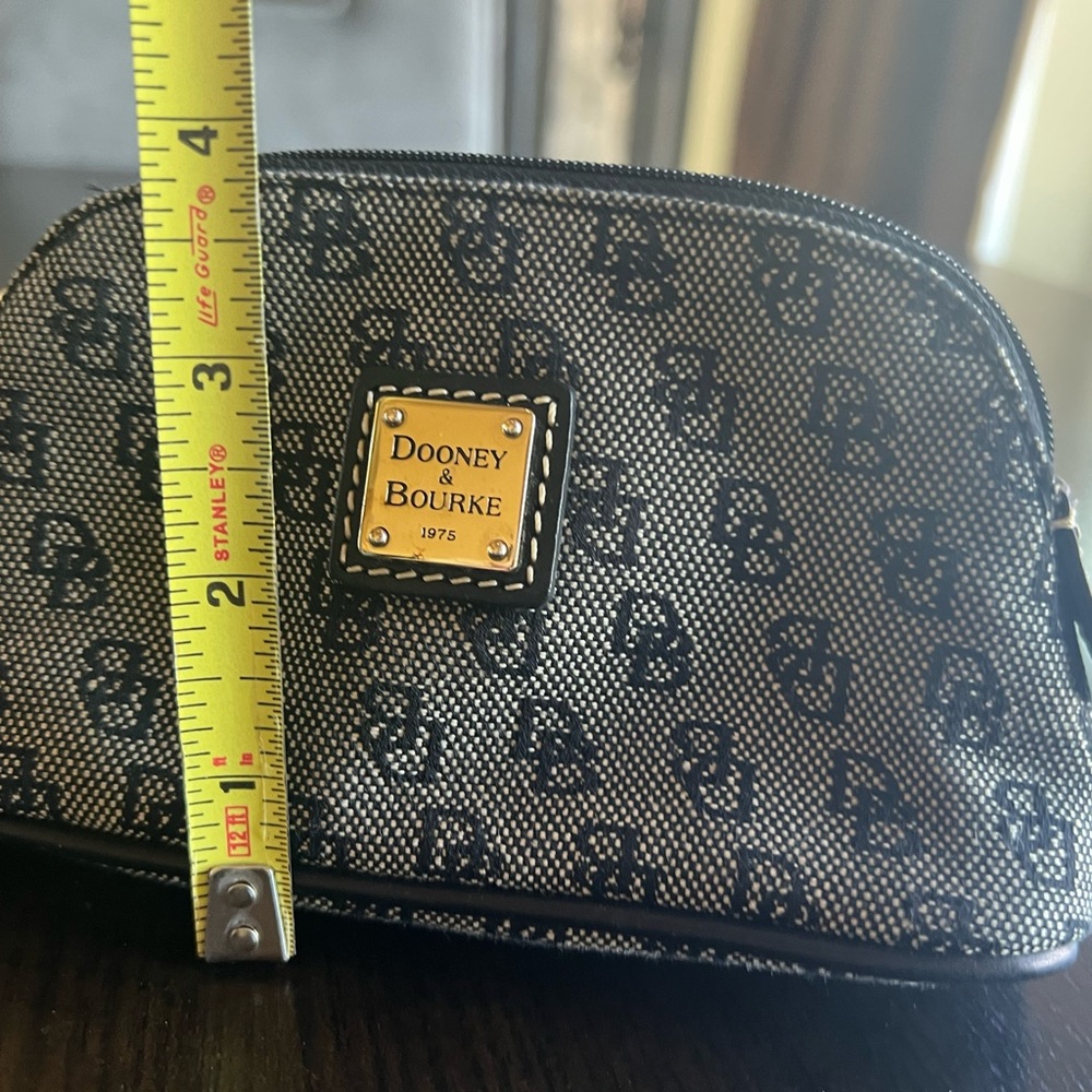 Dooney & Bourke Black and Cream Monogram Cosmetic Pouch EUC - Picture 6 of 9
